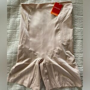 Spanx Women's Nude Oncore high waisted mid-thigh short